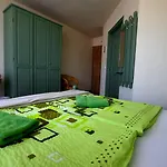 Airport Budapest Sarokhaz Panzio Bed & Breakfast Vecsés
