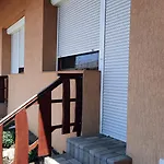 Airport Budapest Sarokhaz Panzio Bed & Breakfast 3*