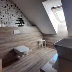 Airport Budapest Sarokhaz Panzio Bed & Breakfast Vecsés