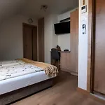 Airport Budapest Sarokhaz Panzio 3*