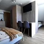 Airport Budapest Sarokhaz Panzio Bed & Breakfast