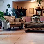 Airport Budapest Sarokhaz Panzio Bed & Breakfast 3*