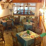 Airport Budapest Sarokhaz Panzio Bed & Breakfast 3*