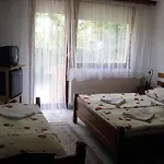 Airport Budapest Sarokhaz Panzio Bed & Breakfast