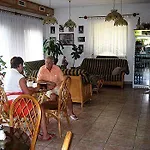Airport Budapest Sarokhaz Panzio Bed & Breakfast 3*