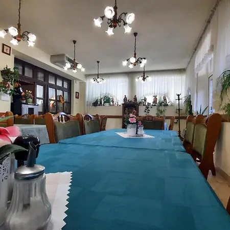 Airport Budapest Sarokhaz Panzio 3* 베체스