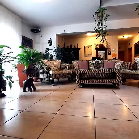 Airport Budapest Sarokhaz Panzio 住宿加早餐酒店 3*