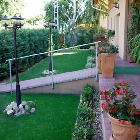 Airport Budapest Sarokhaz Panzio Отель типа 