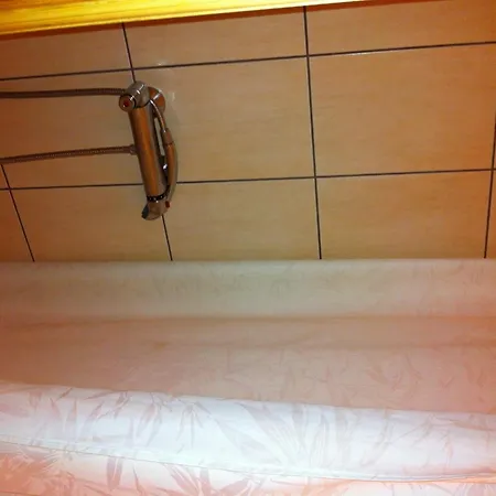 Airport Budapest Sarokhaz Panzio Отель типа 