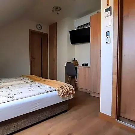 Airport Budapest Sarokhaz Panzio 3*