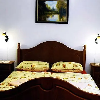 Bed & Breakfast Sarokhaz Panzio Vecses
