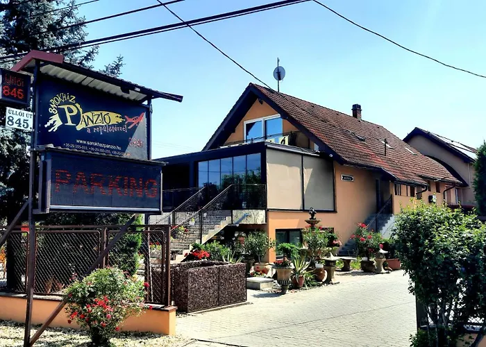 Airport Budapest Sarokhaz Panzio B&B