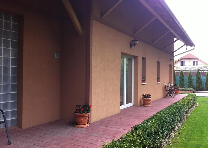 Airport Budapest Sarokhaz Panzio B&B